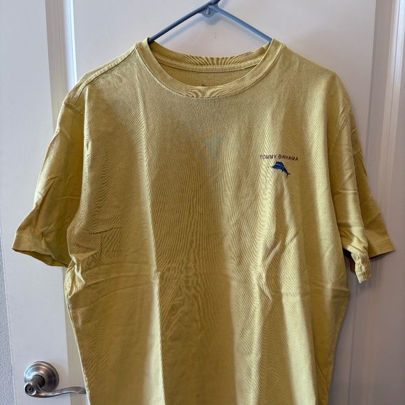 Tommy Bahama Yellow "RELAX" "First Round Draft" T-shirt Men's Size Medium - Picture 1 of 4